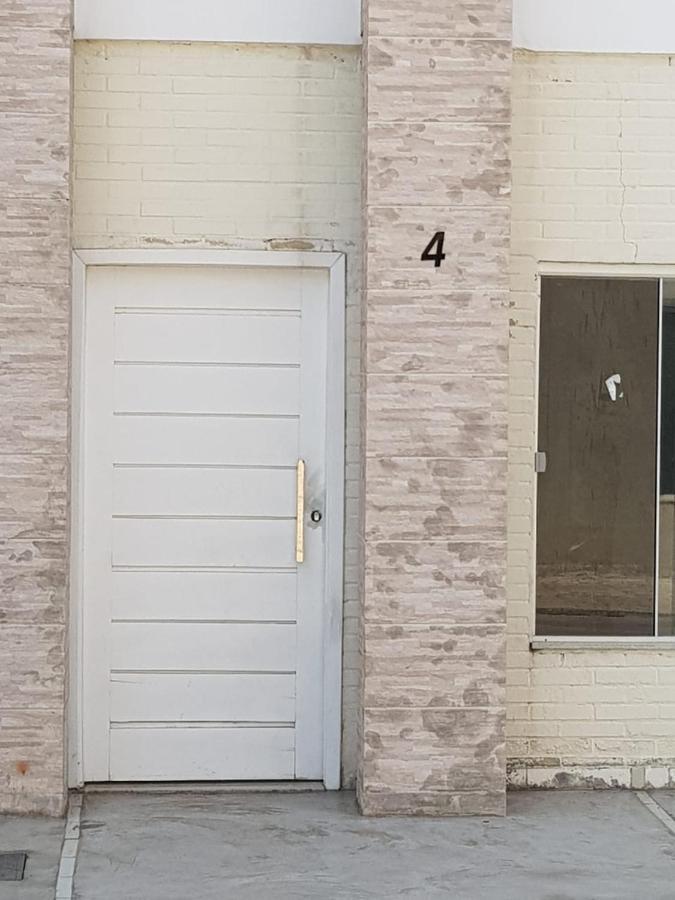 Sobrado 4 Amplo E Confortavel Em Condominio コルンバ エクステリア 写真