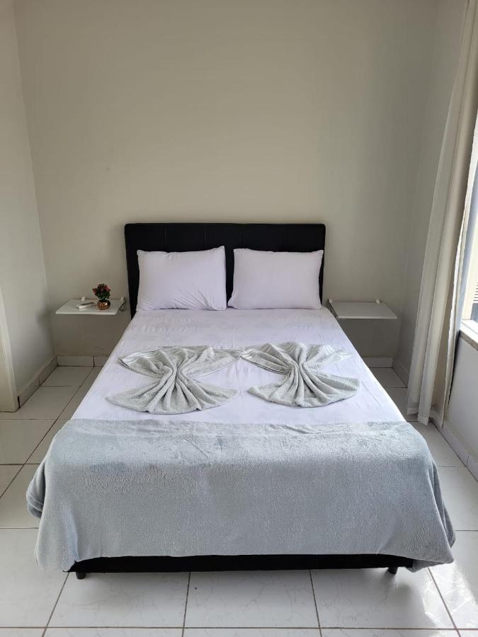 Sobrado 4 Amplo E Confortavel Em Condominio コルンバ エクステリア 写真