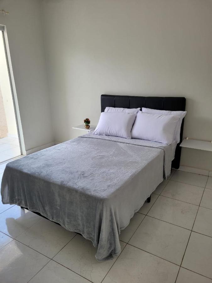 Sobrado 4 Amplo E Confortavel Em Condominio コルンバ エクステリア 写真